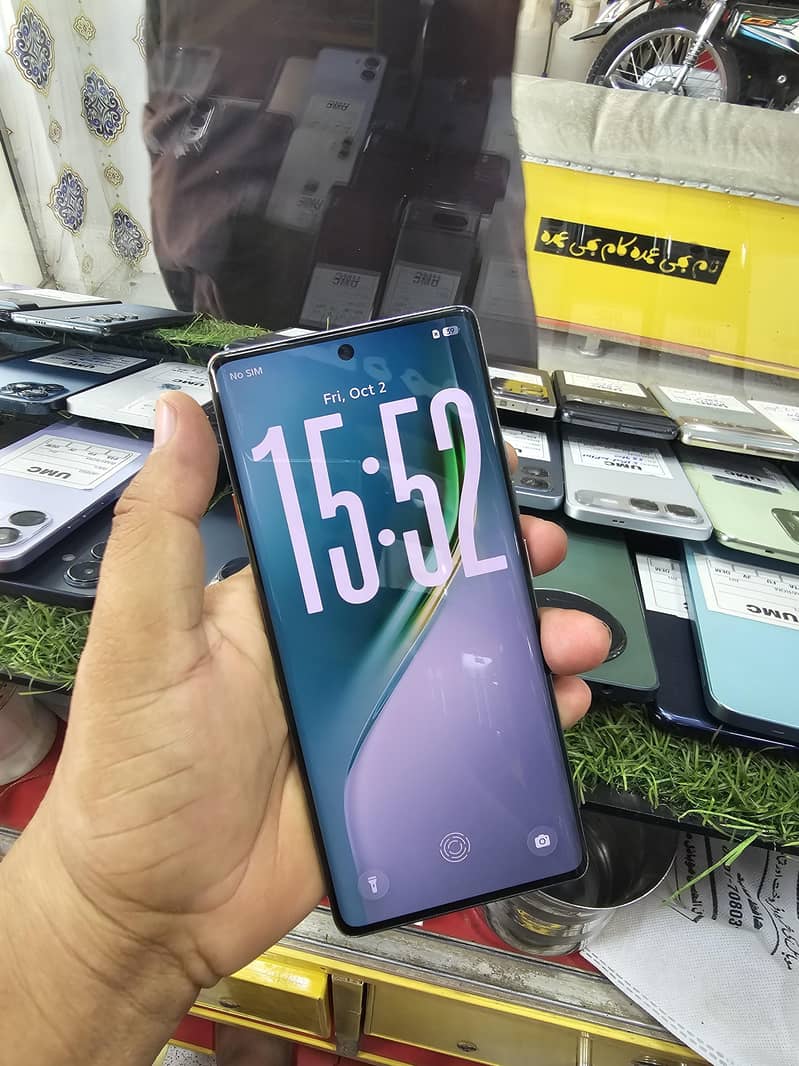 Tecno CAMON 40 Pro 1