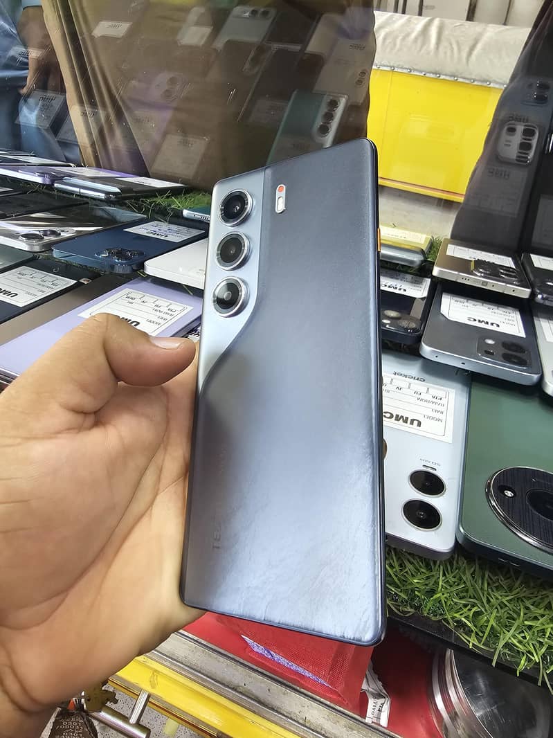 Tecno CAMON 40 Pro 4