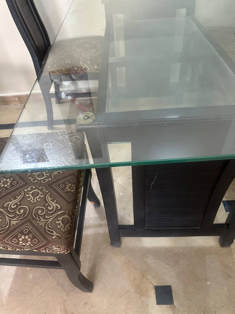 Dining table / 6 Seater Dining 1