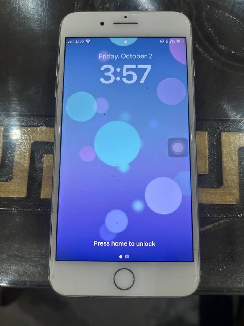 Apple iPhone 8 Plus 4