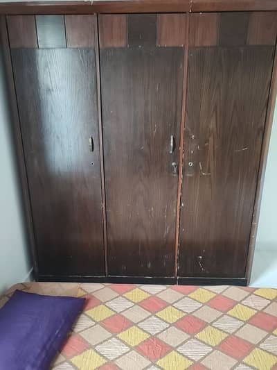 Selling urgently wooden Cupboard/wardrobe