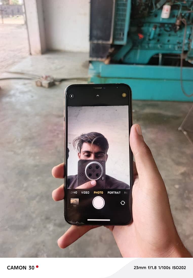 Apple iPhone XS Max 2