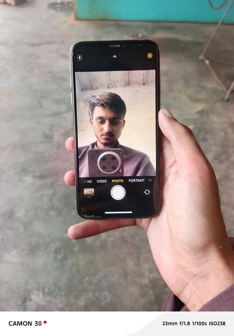 Apple iPhone XS Max 6