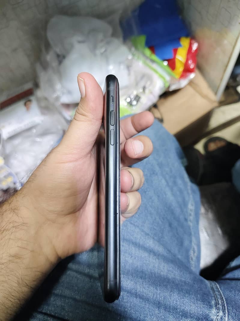 Apple iPhone XR 1
