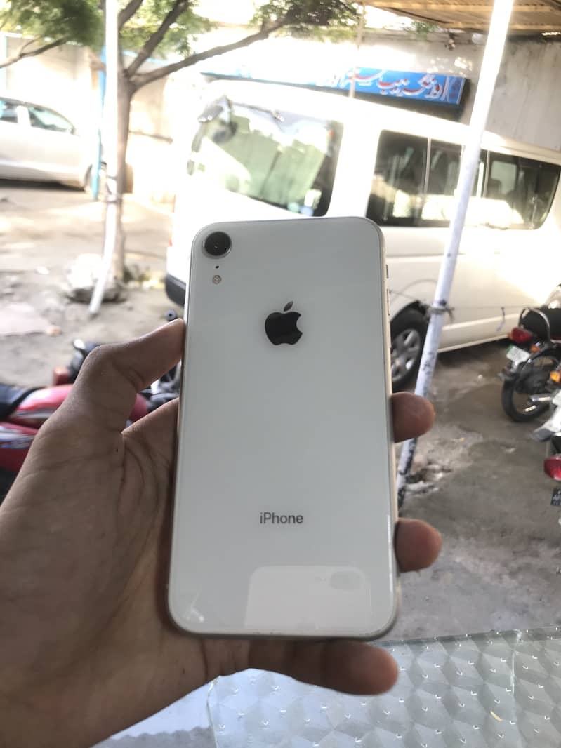 Apple iPhone XR 3
