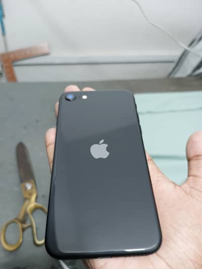 Apple iPhone SE