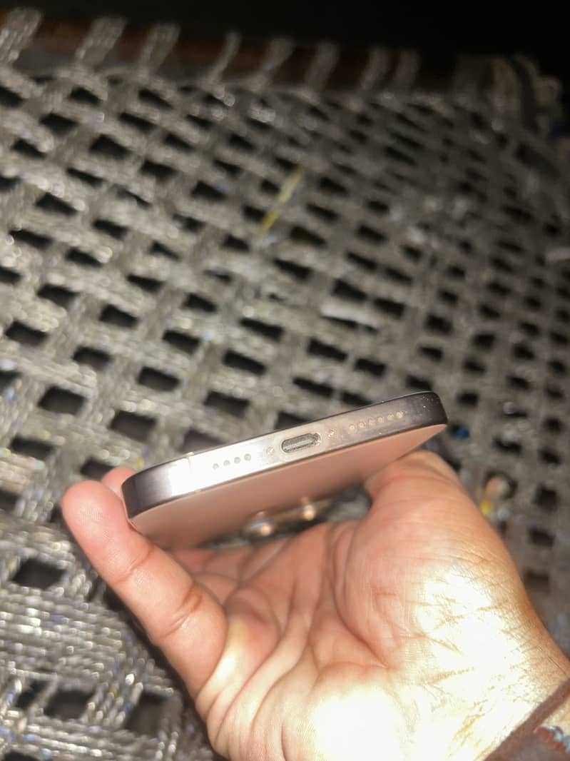 Apple iPhone 16 Pro Max 7