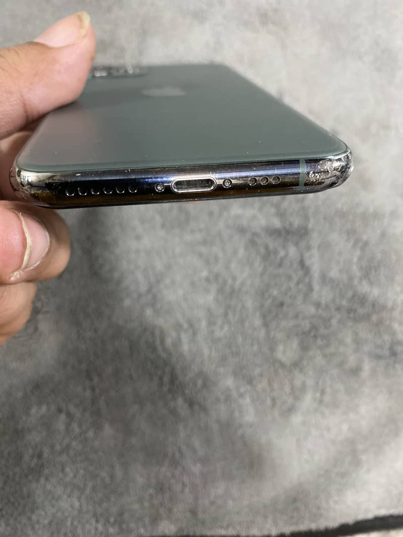 Apple iPhone 11 Pro 2