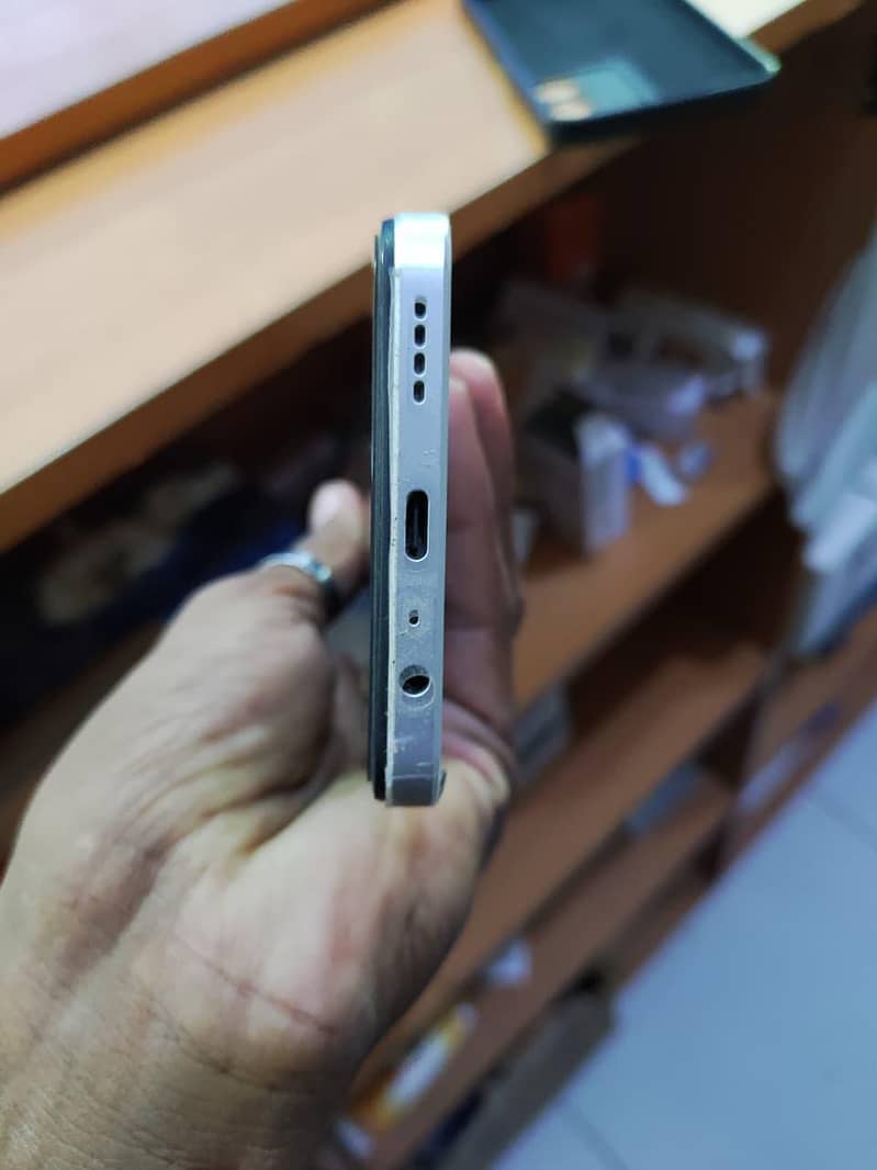 Realme C71 4
