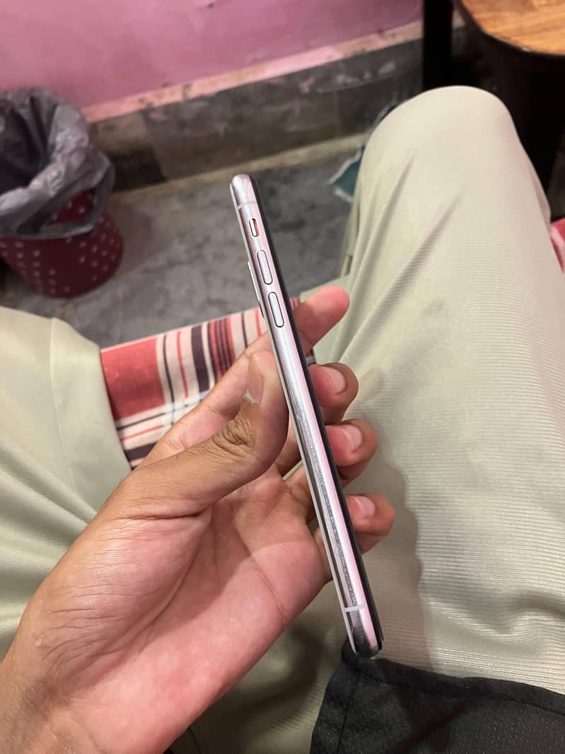 Apple iPhone X 2