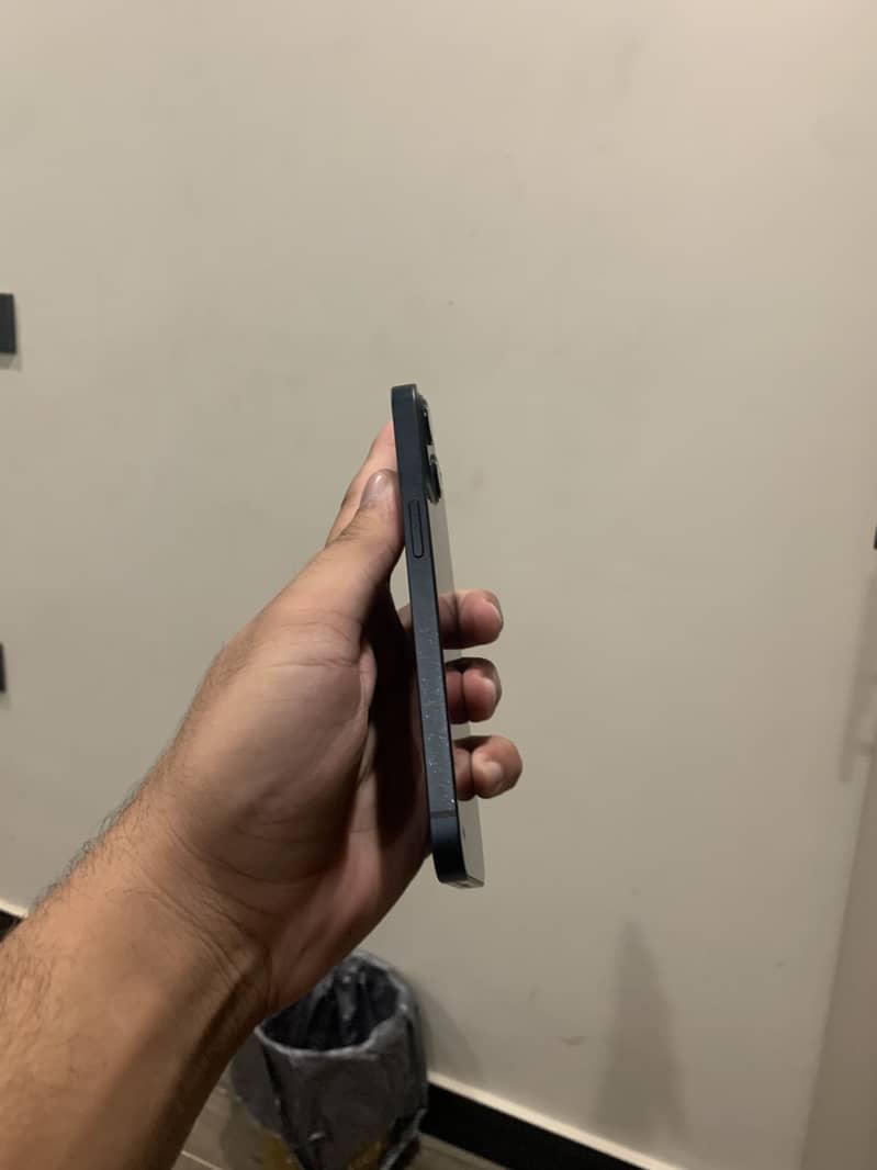 Apple iPhone 13 3