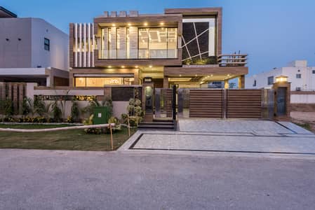 D H A Lahore 1 Kanal Brand New Mazhar Munir Design House With 100% Original Pics Available For Rent