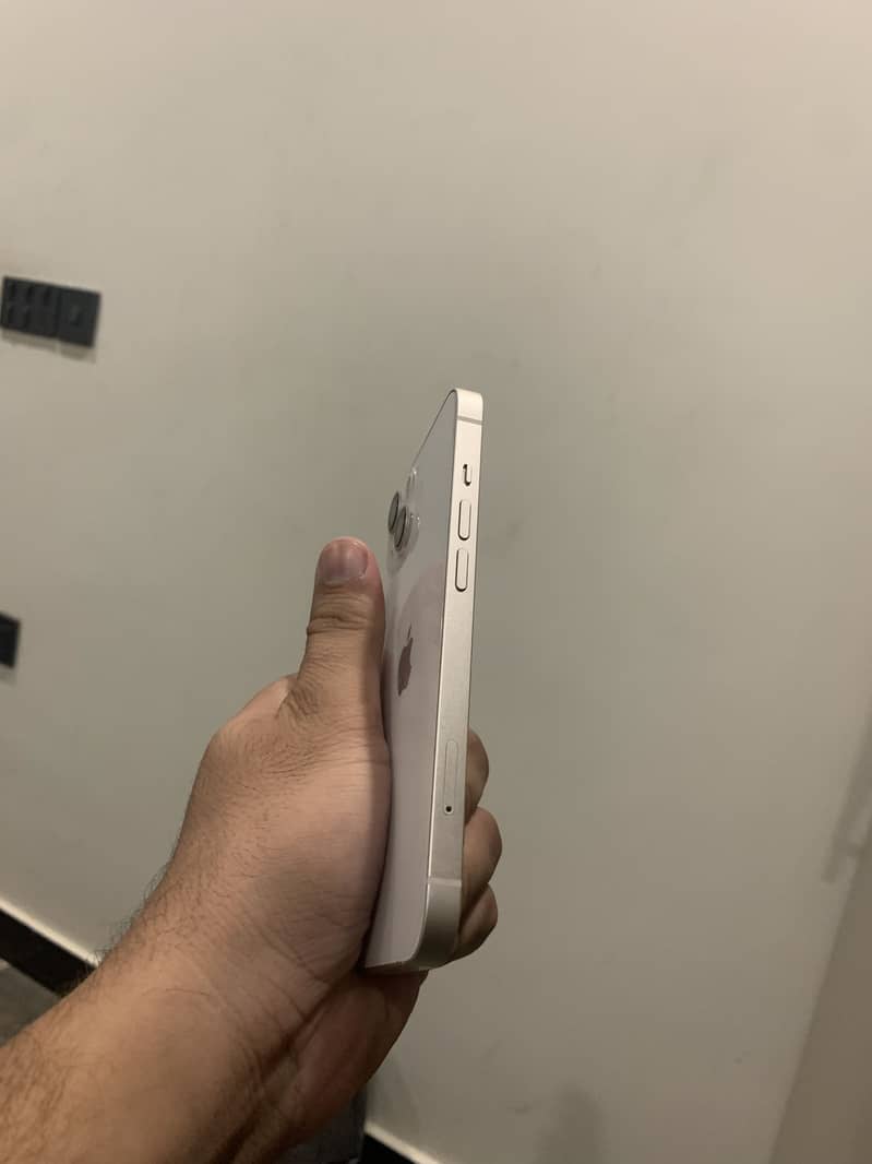 Apple iPhone 13 1