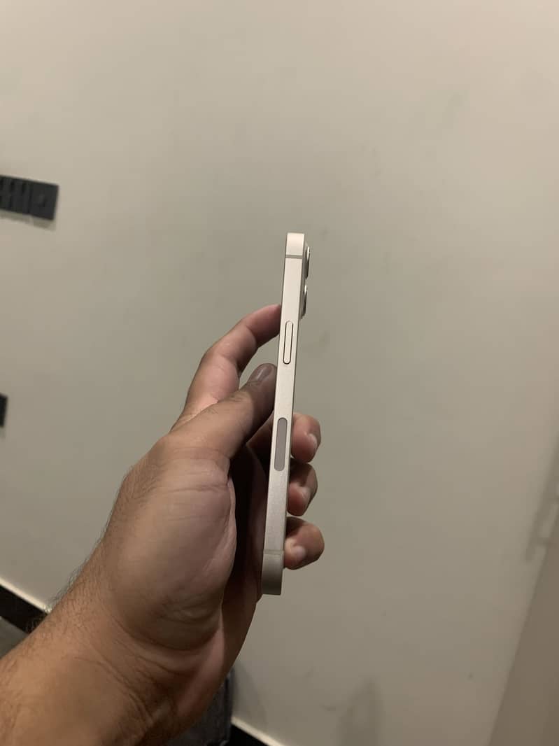 Apple iPhone 13 2
