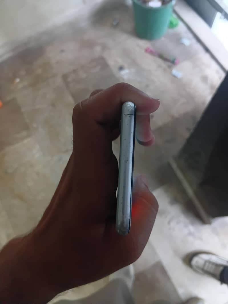 Apple iPhone 6S 5