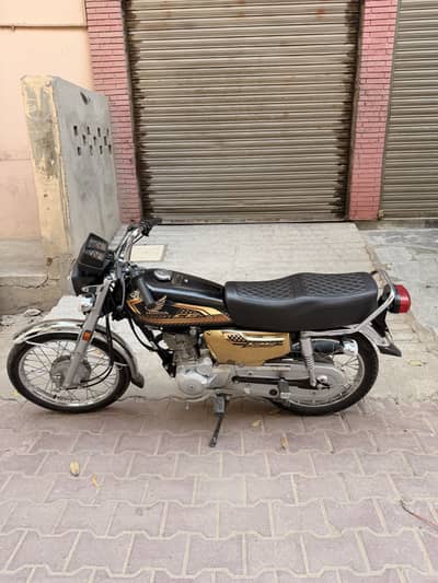 Honda CG125s Gold Special Edition