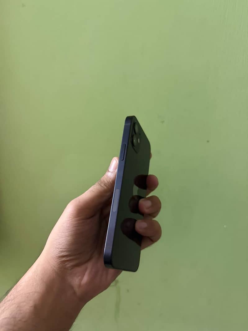 Apple iPhone 12 2