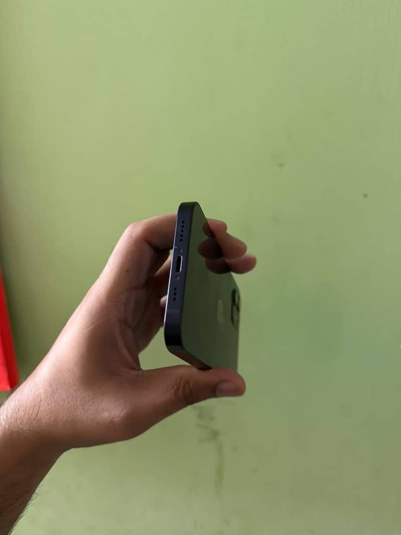 Apple iPhone 12 3