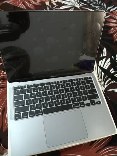 Apple MacBook Air M1 (8GB RAM / 256GB SSD) - Space Gray