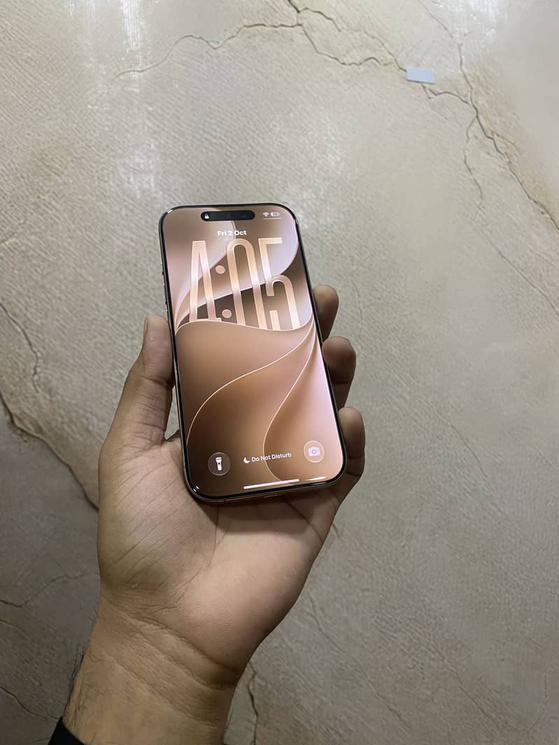 Apple iPhone 16 Pro 1