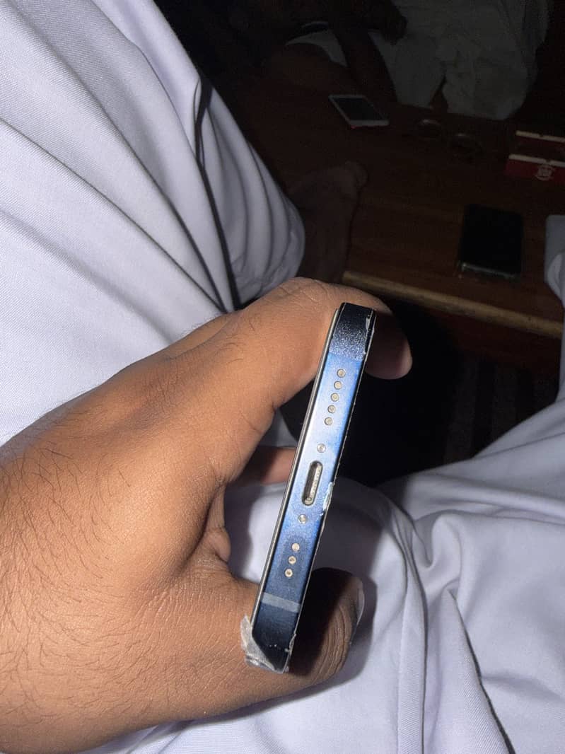 Apple iPhone 12 2