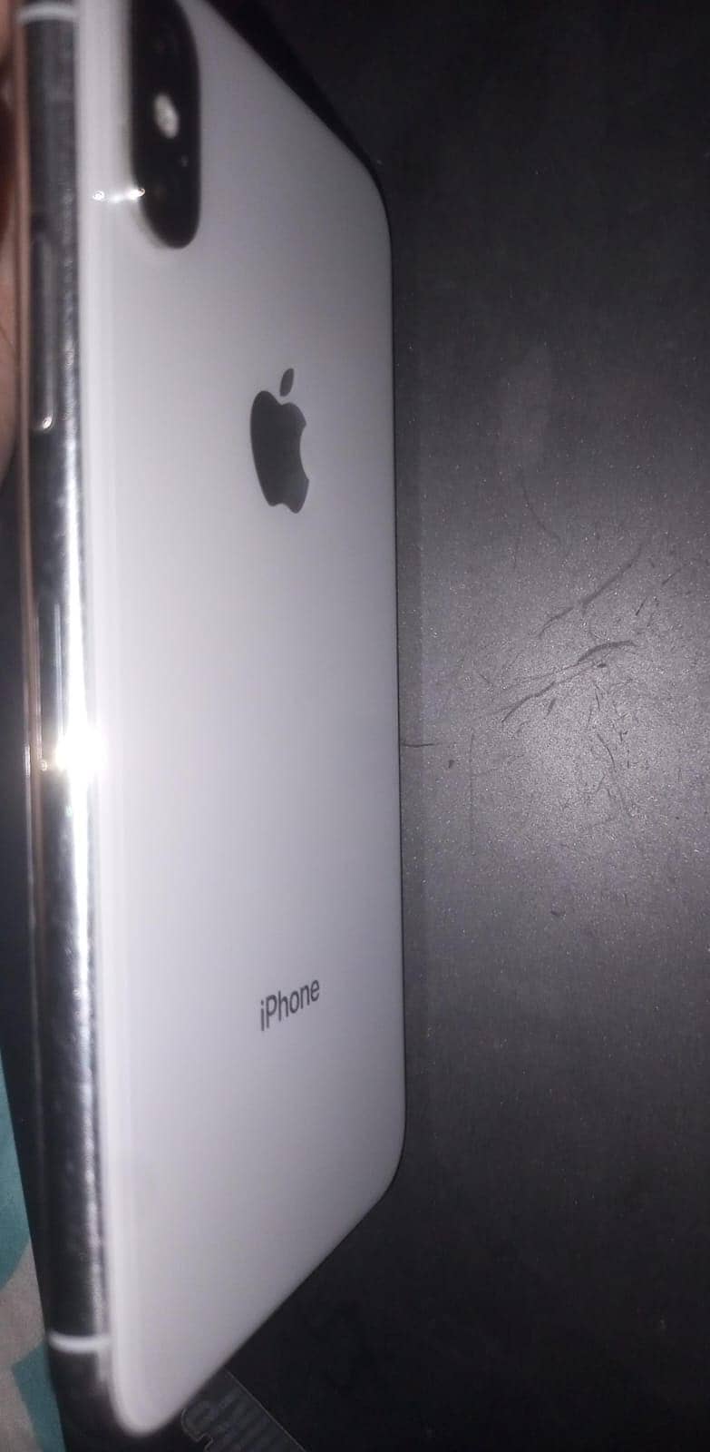 Apple iPhone X 4