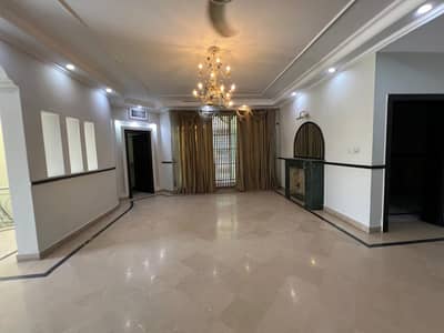 D H A Lahore 1 kanal owner Build Design House with 100% original pics Available For Rent