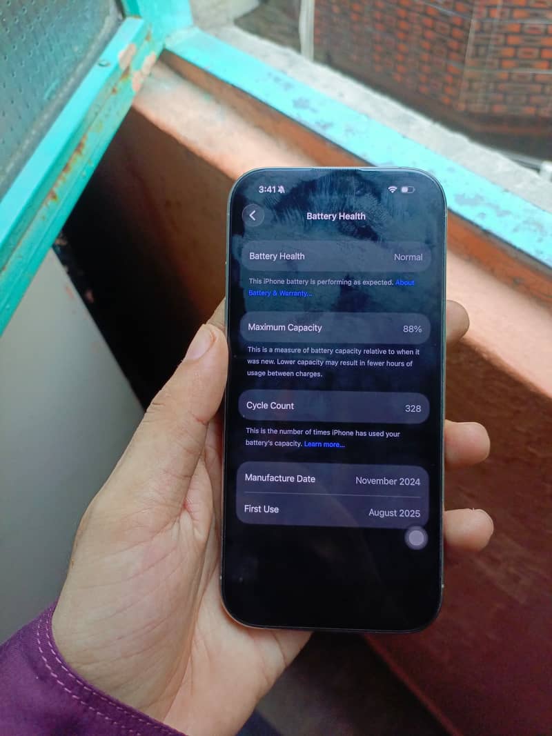 Apple iPhone 16 Pro 1