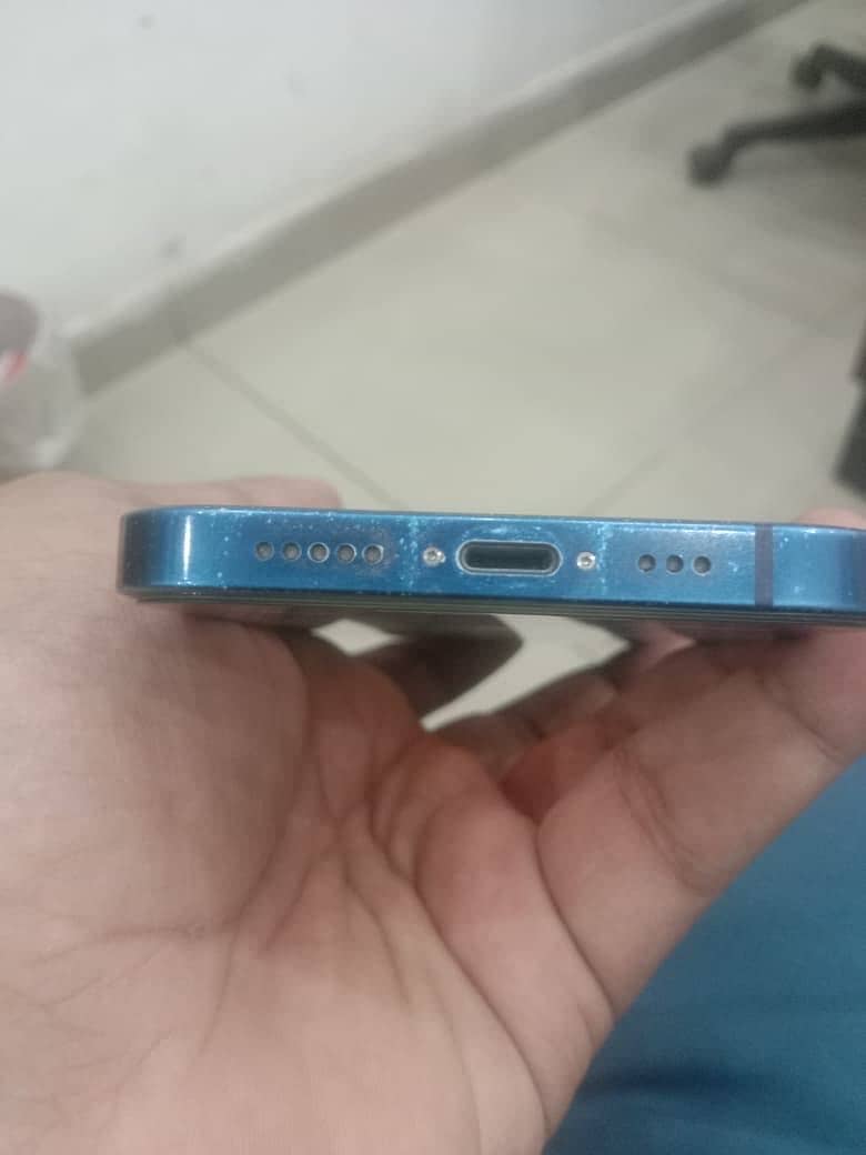 Apple iPhone 12 1