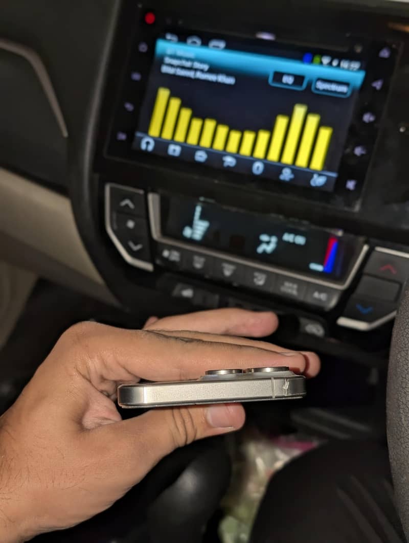 Apple iPhone 15 Pro Max 3