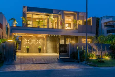 1 Kanal House at Prime Location