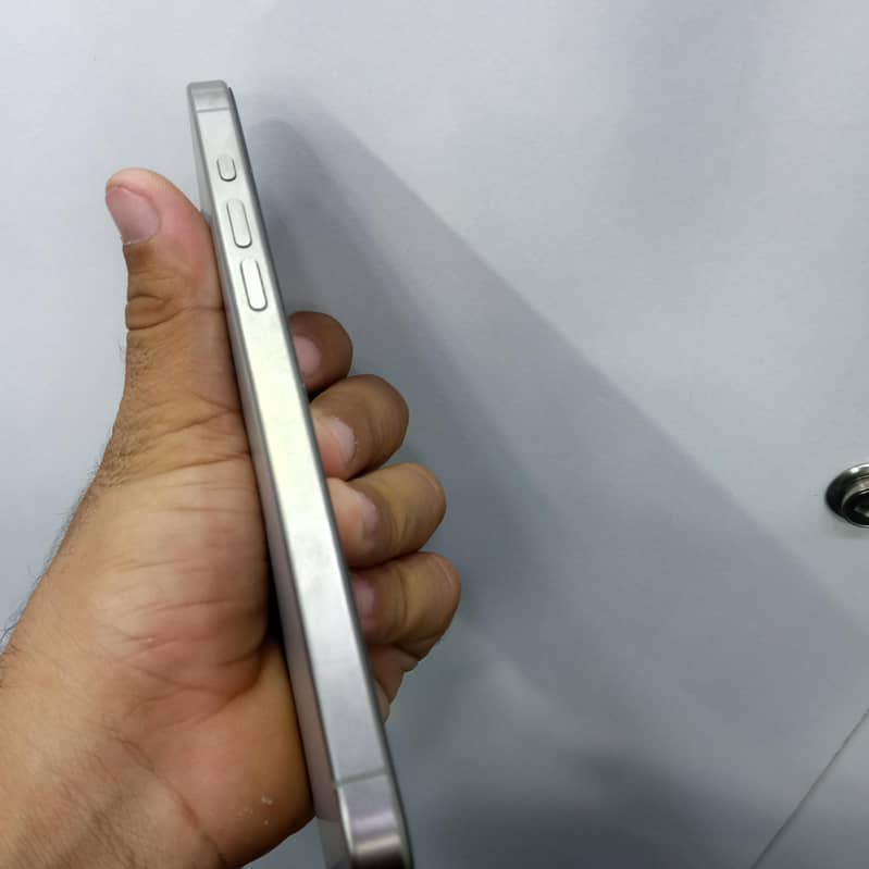 Apple iPhone 15 Pro Max 3