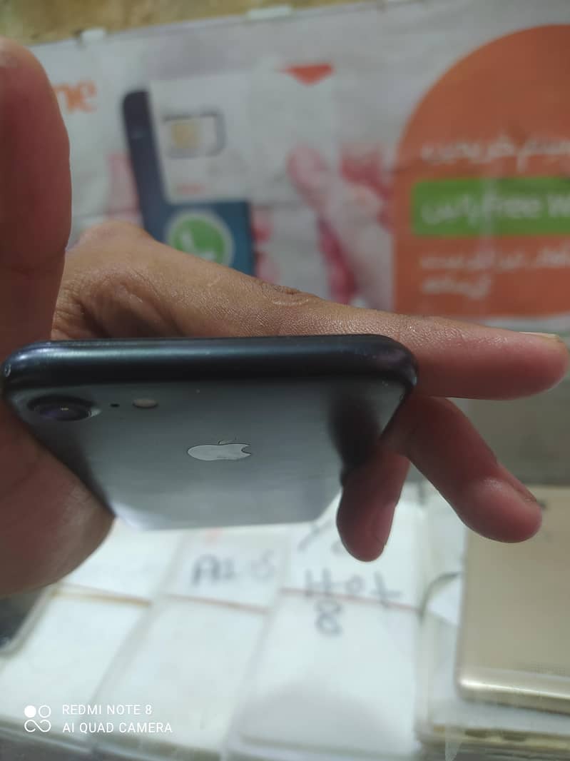 Apple iPhone 7 4