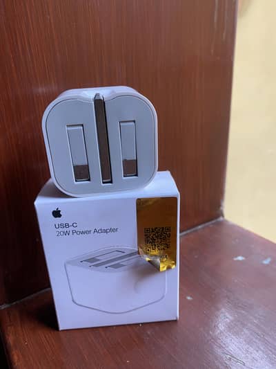 Adapter 20W bilkul new