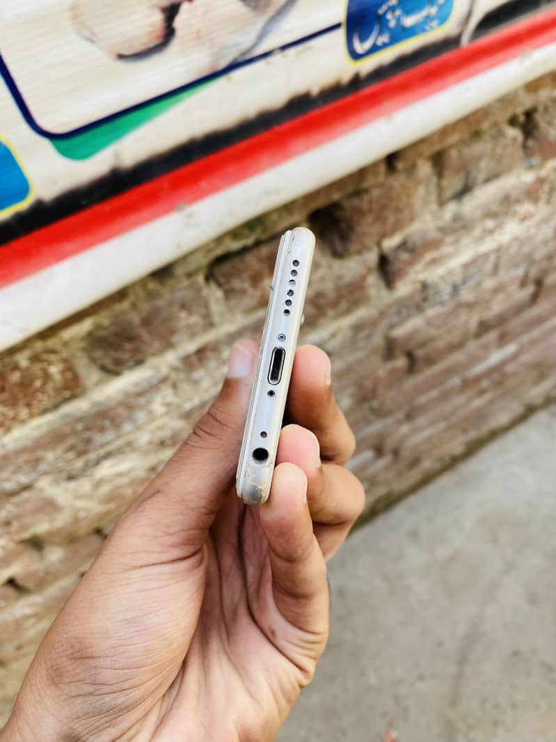 Apple iPhone 6 6