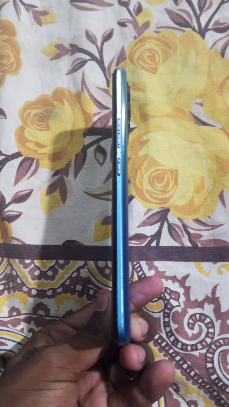 Realme 8 Pro 4