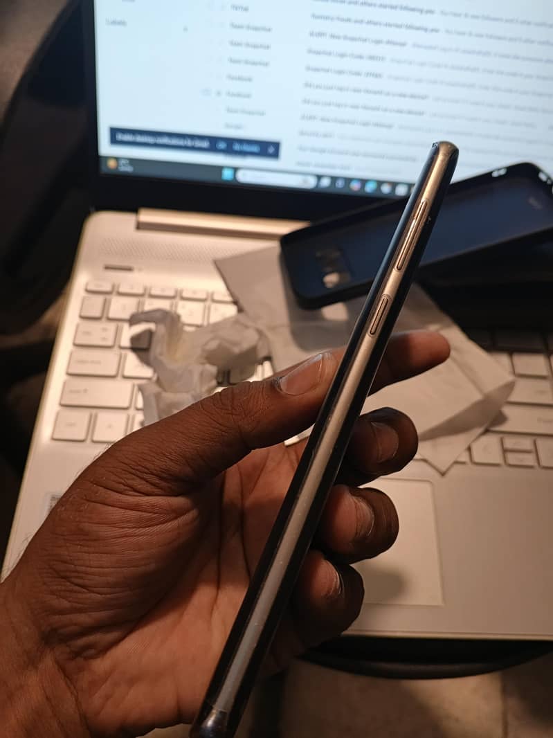 Samsung Mobile S8 Plus 7