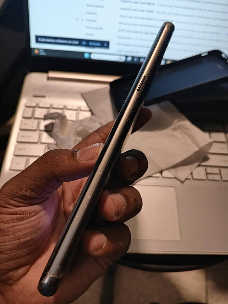 Samsung Mobile S8 Plus 8
