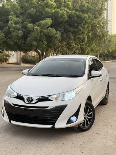 URGENT SALE TOYOTA YARIS ATIV 1.5 FULL ORIGINAL MODEL 2021 reg 2021