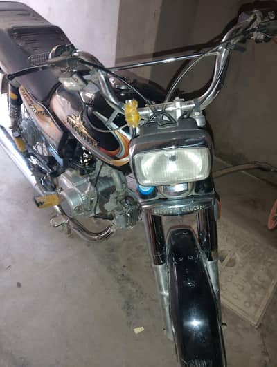 2025 model engine ok hy bike py srf upr ka karcha hy 5 hazar tak