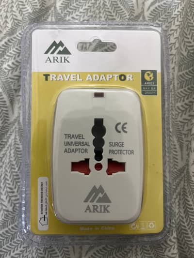Travel Adapter 5 in 1.