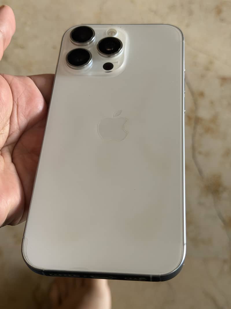 Apple iPhone 16 Pro Max 0