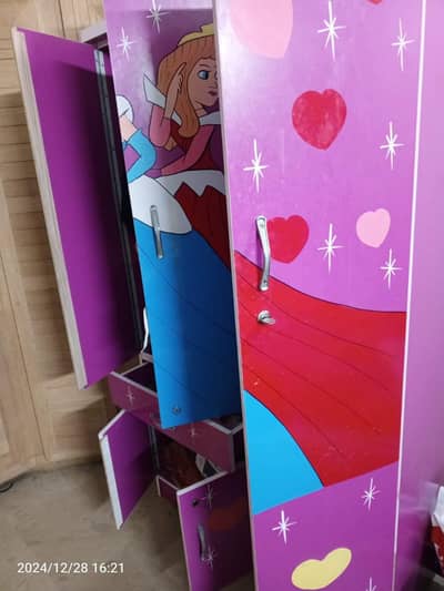 Beautiful Disney Princess kids wardrobe