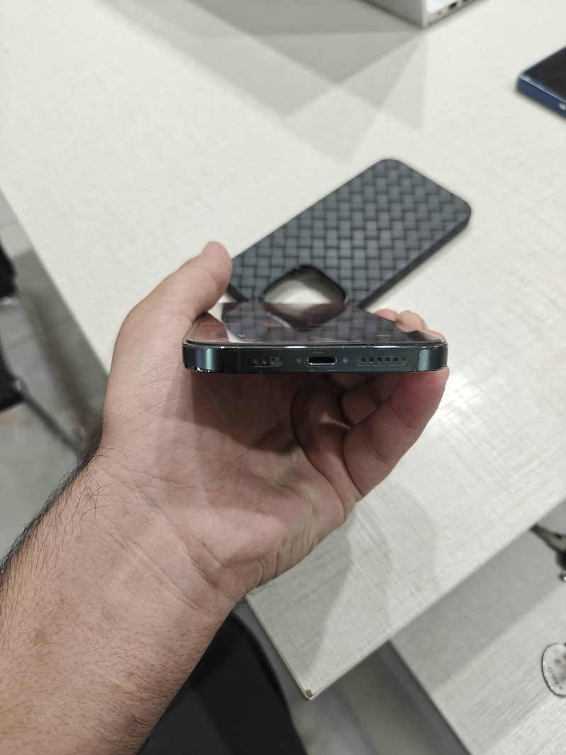 Apple iPhone 13 Pro Max 3