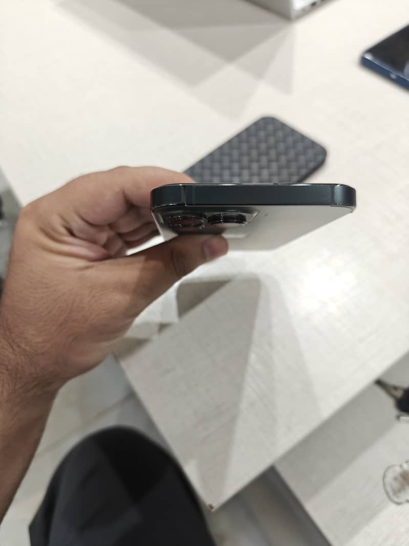 Apple iPhone 13 Pro Max 5