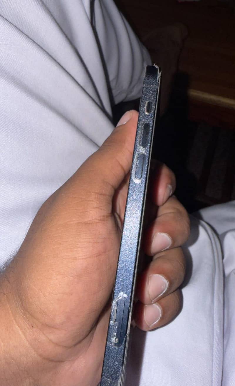 Apple iPhone 12 1
