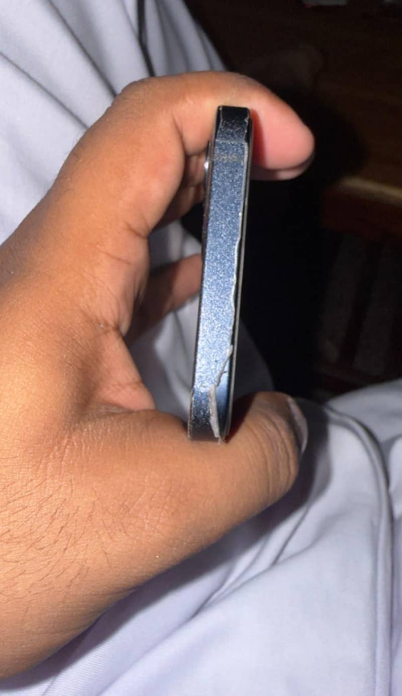 Apple iPhone 12 3