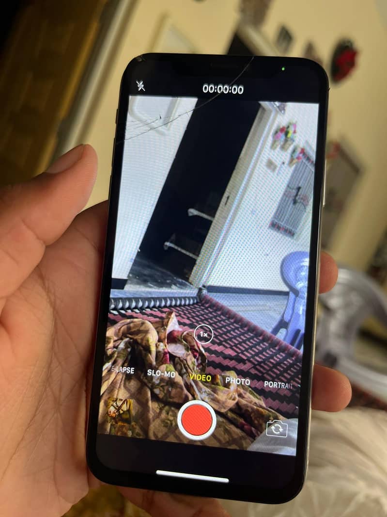 Apple iPhone X 5