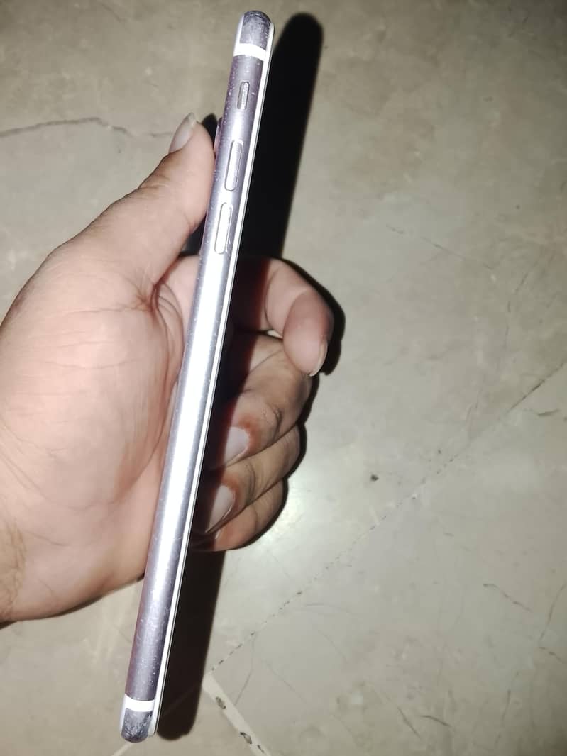 Apple iPhone 7 Plus 1