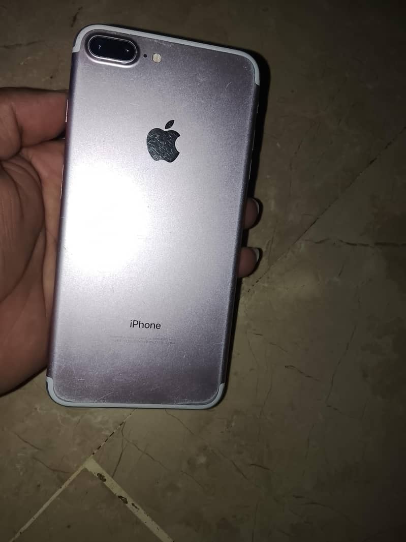 Apple iPhone 7 Plus 2